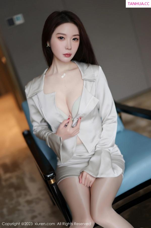 梦心玥  [XiuRen]高清写真图 2023.11.23 No.7709 梦心玥 安吉旅拍第19张图片
